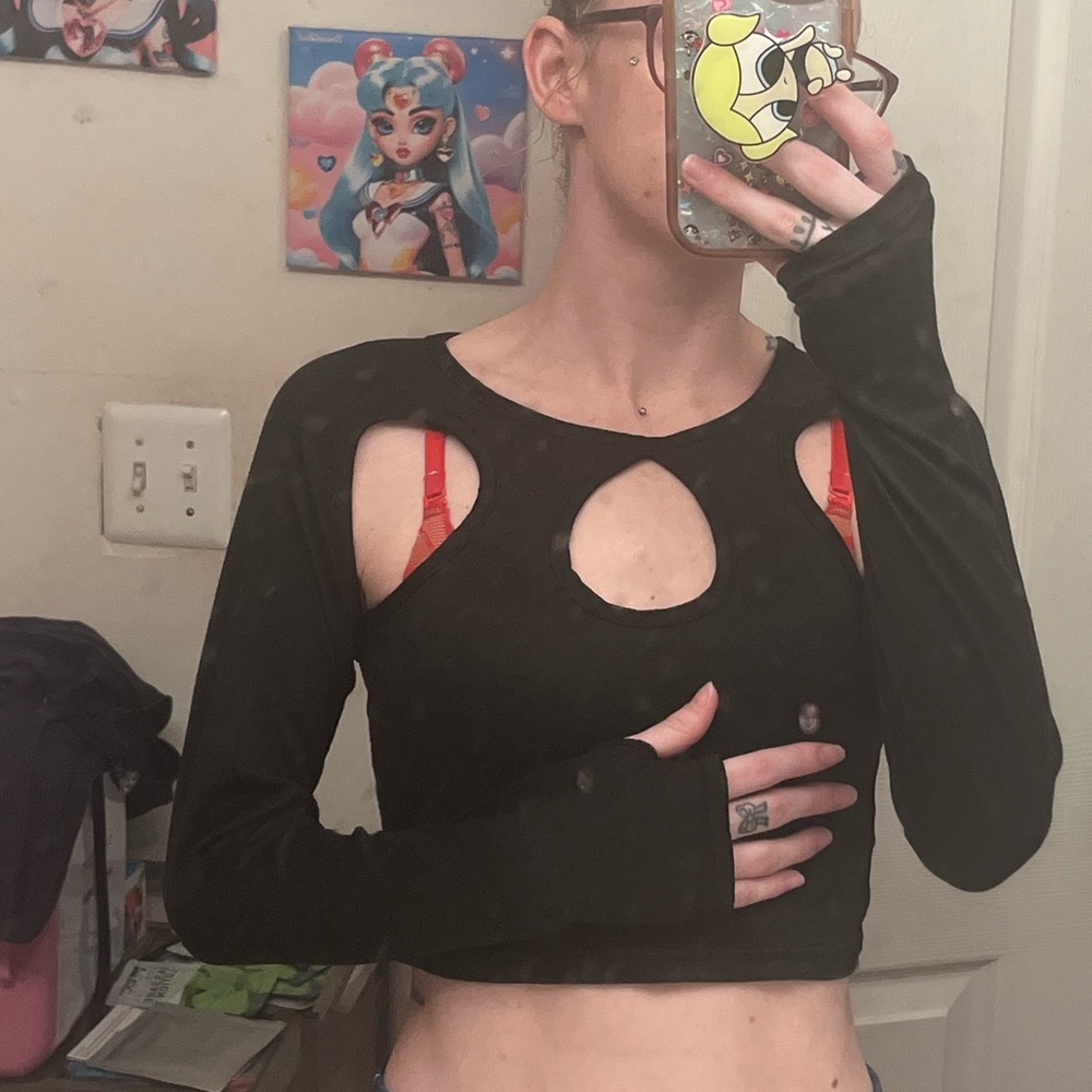 Black Cutout Long-Sleeve Crop Top